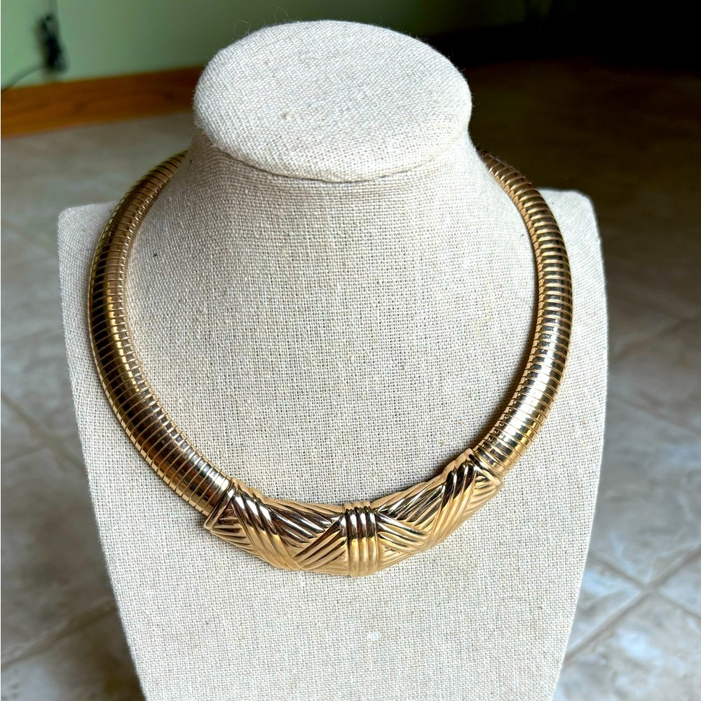 Gallery Originals beautiful gold choker